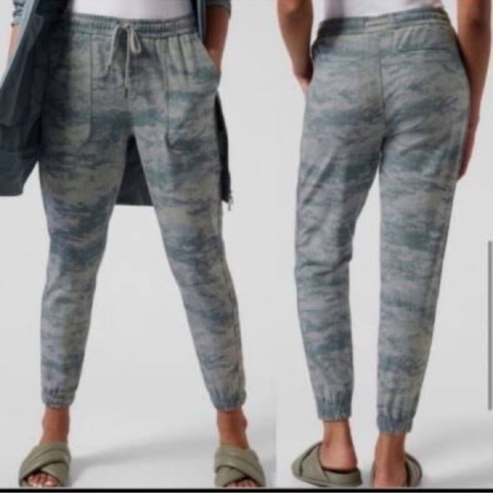 Athleta Farallon Jogger Fog Camo Green Abstract Pattern Plus 3X